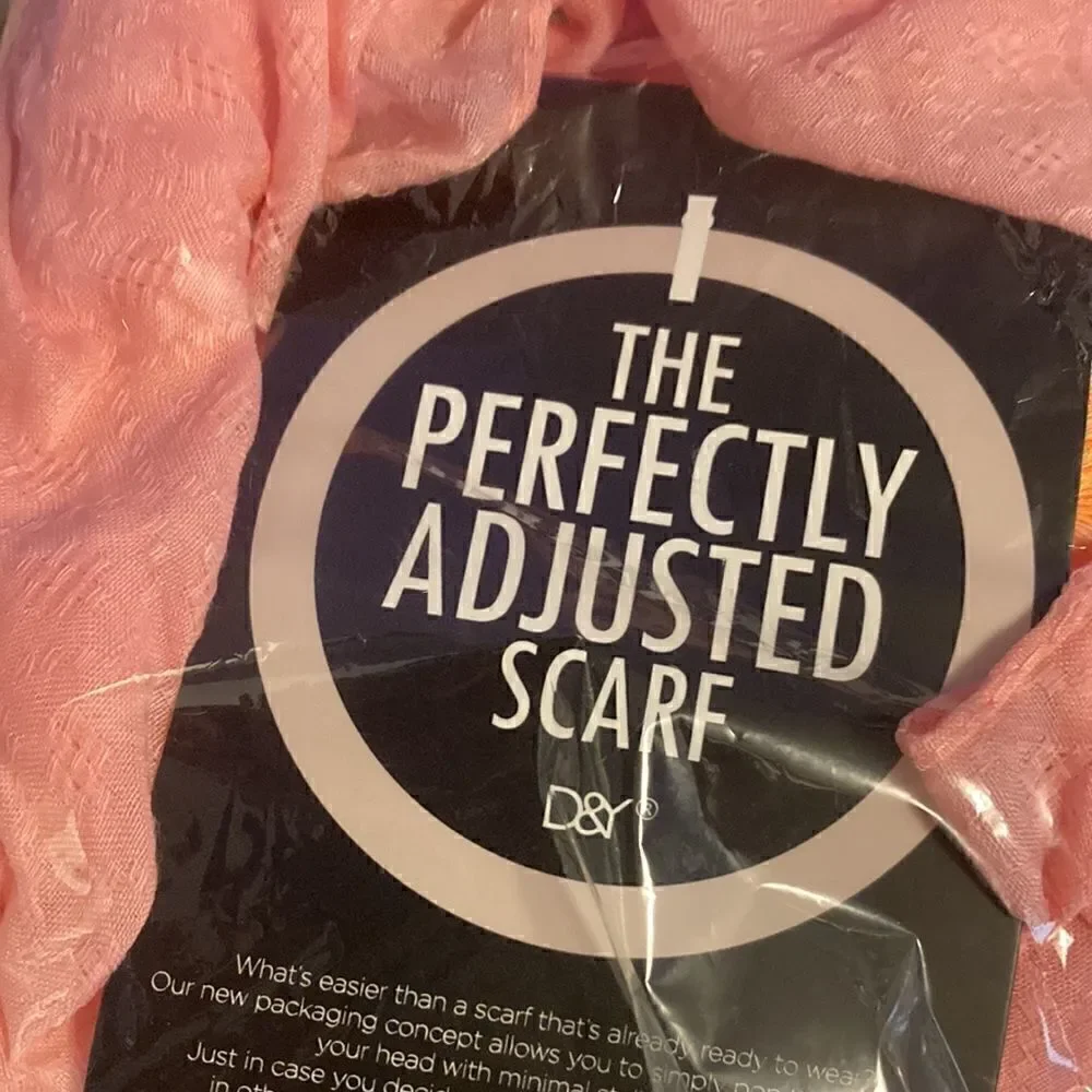 The perfectly adjusted scarf By D&Y
